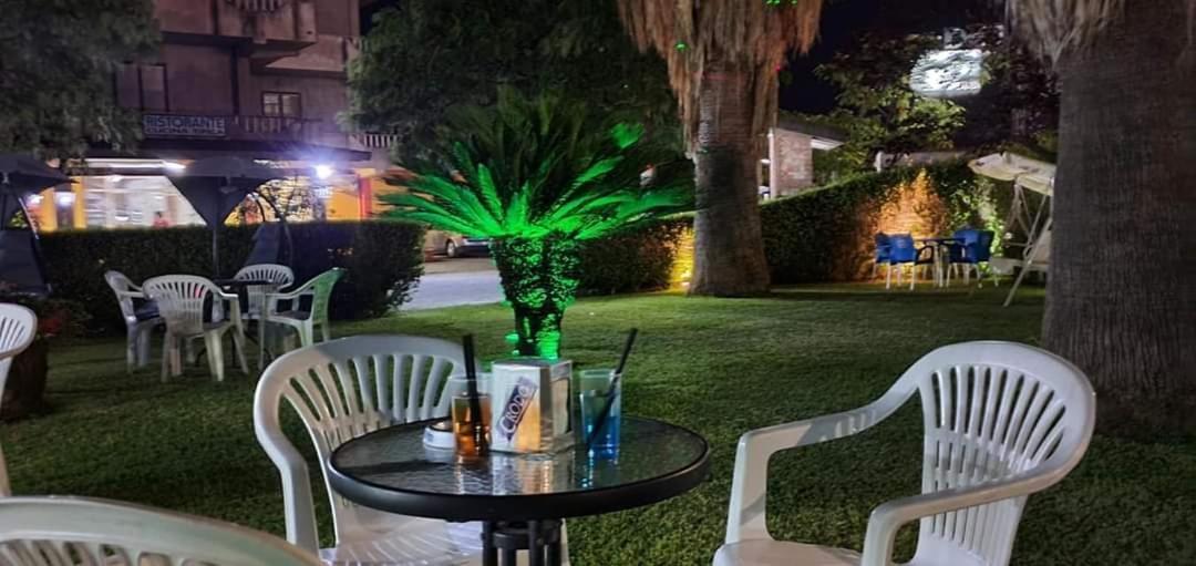 B&B The King Acconia Екстериор снимка